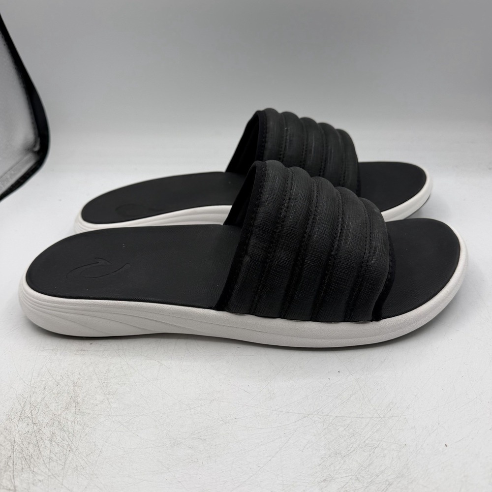 Olukai Komo Slides Men's Size 15 Black White Cushioned Beach Sandals Slip On NWT - Picture 2 of 11